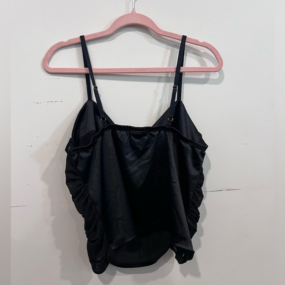 Women’s Top - Picture 2 of 4